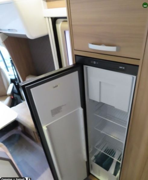 En venta Adria Coral Supreme 670 SC ALDE Blanco 2019 Barcelona foto 15