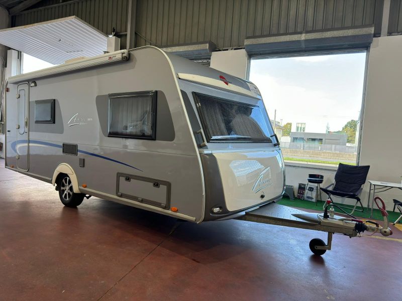 En venta Bürstner AVERSO 500TK Gris 2015 Lugo foto 1