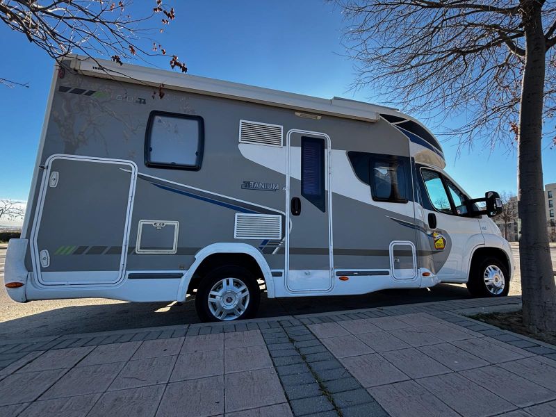 En venta Chausson 610 titanium Blanco 2014 Madrid foto 1