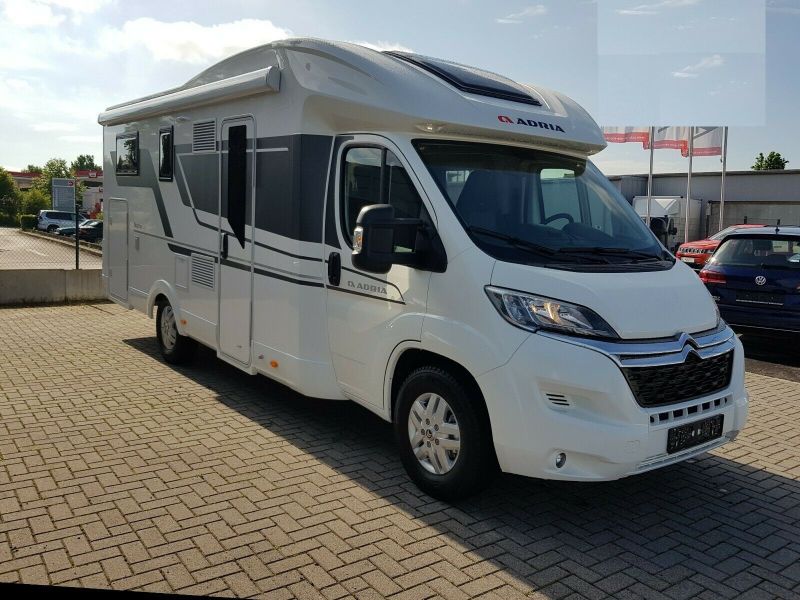 En venta Adria MATRIX AXESS ALL IN 670 SL Blanco 2021 Barcelona foto 18