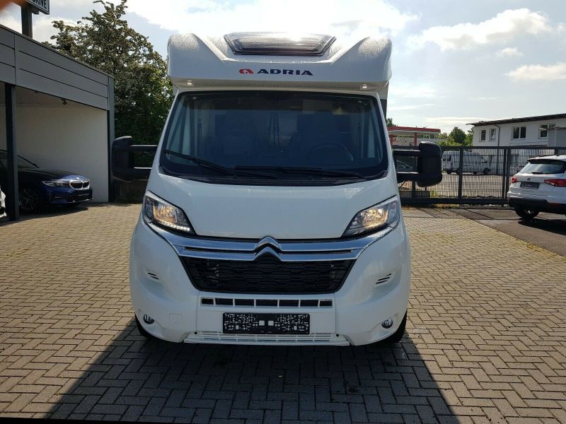 En venta Adria MATRIX AXESS ALL IN 670 SL Blanco 2021 Barcelona foto 19